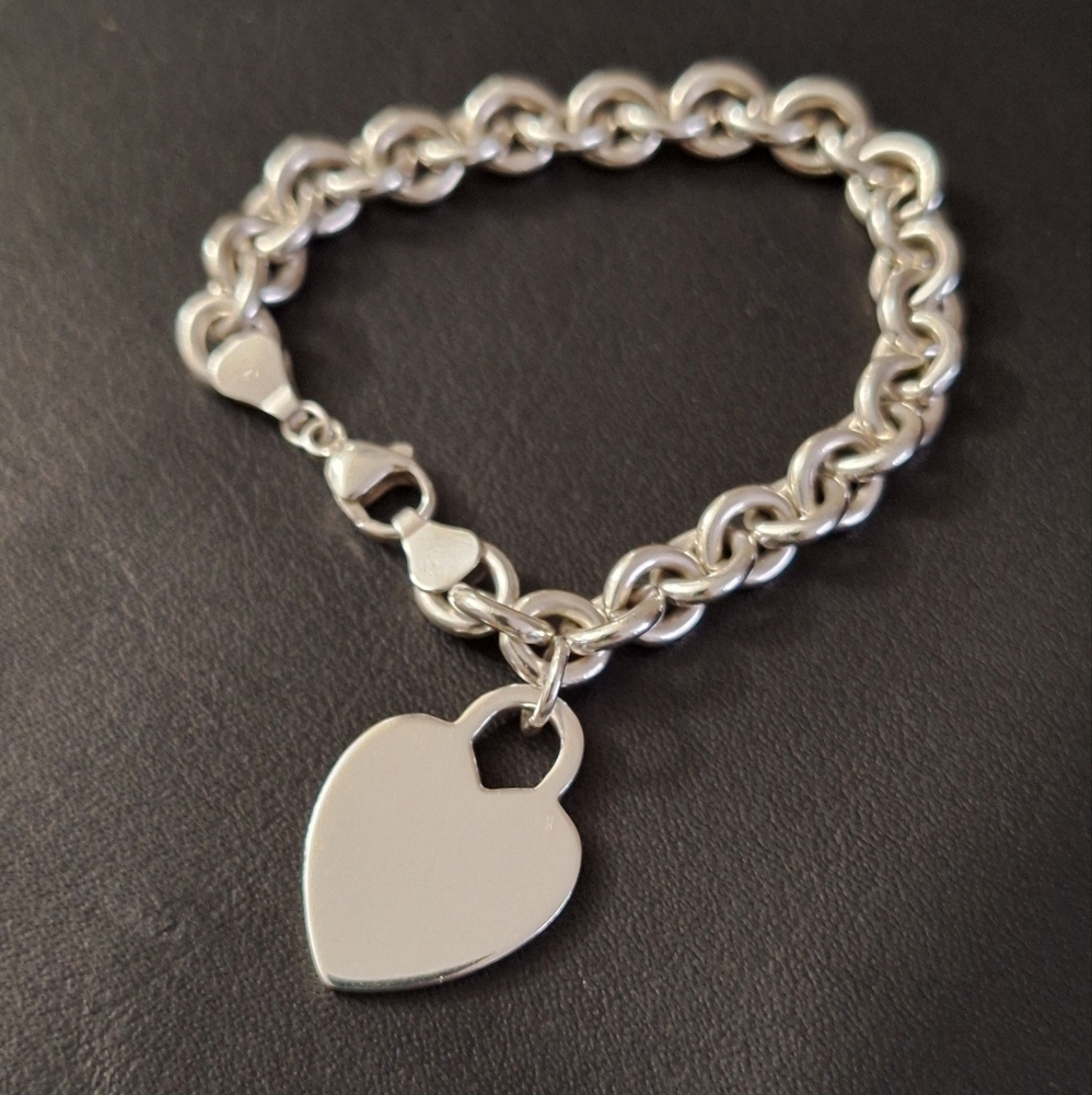 Sterling Silver Heart ❤️ Charm Bracelet. 7.25 inches long